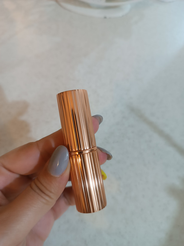 رژ پیلوتاک فیر فول سایز شارلوت تیلبری Charlotte Tilbury Satin Shine Lipstick in shade Pillow Talk Fairتضمین اصالت کالا